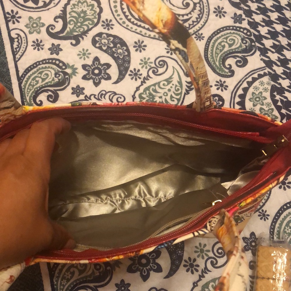Beautiful bag πΌππ - Picture 2 of 4